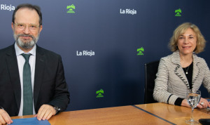 El gerente y la directora de Recursos Humanos del Seris, Luis Ángel González y Begoña Lema, anuncian la OPE del Seris