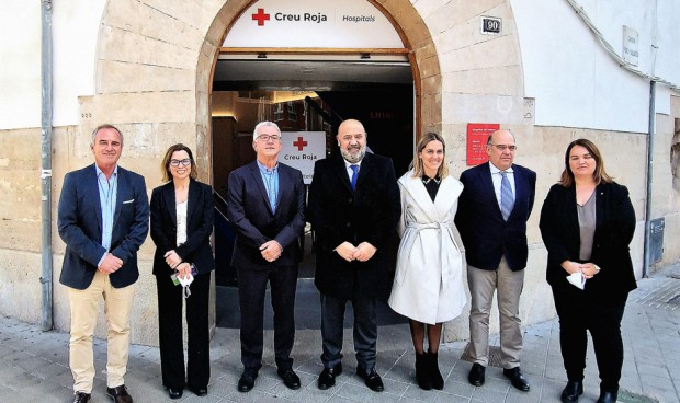 Hospital de la Cruz Roja de Palma suma Dermatología y Neumología