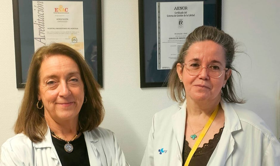 Mar Villacorta, responsable de Calidad; y Rosa Lobo, jefa de Servicio de Análisis Clínicos del Hospital Río Hortega de Valladolid