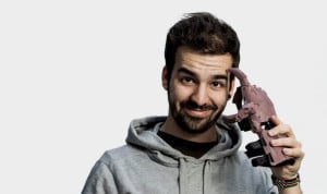 Ayúdame 3D envía prótesis  a Gaza para niños regugiados. Su fundador, Guillermo Martínez, lo cuenta en Redacción  Médica