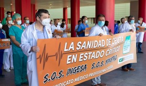 Manifestación de médicos en Ceuta por la penalización por compatibilizar pública y privada. 