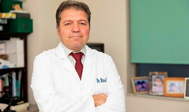 José Enrique Roviralta, presidente de CESM Ceuta, amenaza con huelga médica