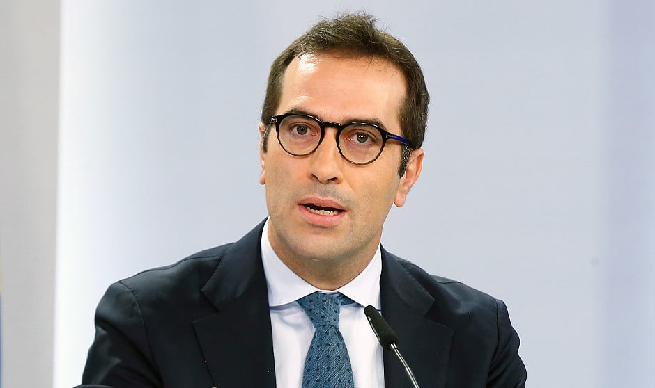  Carlos Cuerpo, ministro de Economía, tras la actualización de los datos del IPC sanitario.