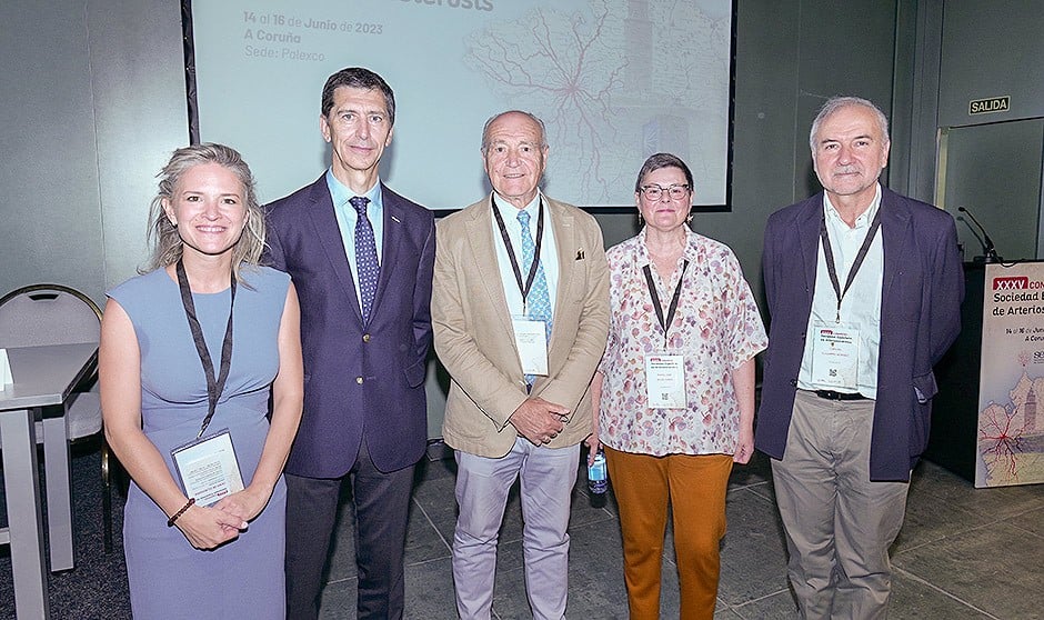 Núria Amigó, José Puzo,  Fernando Fabiani,  María José Ariza y Carlos Guijarro debate sobre el papel que tiene la unidad analítica para el control del riesgo cardiovascular