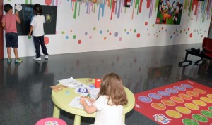 El Materno Infantil inaugura una zona de juegos para pacientes pediátricos