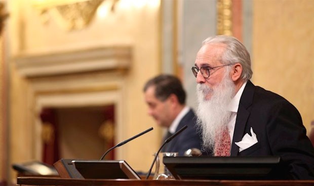 El médico y diputado Agustín Zamarrón abre la legislatura pidiendo "perdón"