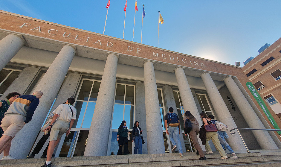 El miedo de los estudiantes de Medicina a volverse "más tontos" 