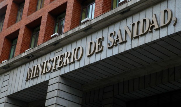 El Ministerio 'casi' renuncia a regular la gestión clínica vía real decreto