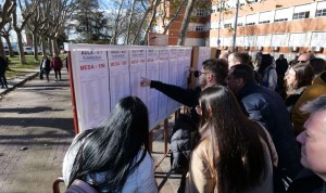 El examen MIR puede resultar "contraproducente" para los estudiantes de sexto de Medicina porque desatienden sus estudios para empezar a preparar la prueba de residentes