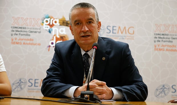 Vicente Matas, coordinador del Centro de Estudios del Simeg, advierte de que el modelo de cotización recorta en tres cifras el sueldo del médico en 2026.