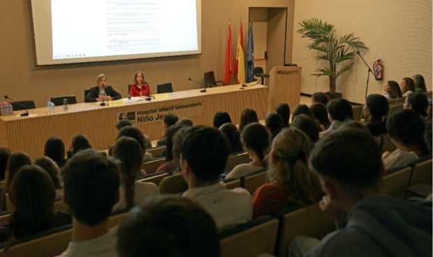 El Niño Jesús y Farmaindustria acercan la investigación a los jóvenes