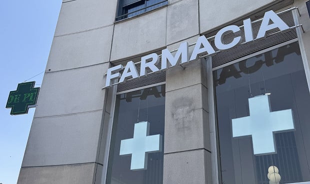 Las bajas temporales paralizan el nuevo convenio de farmacias