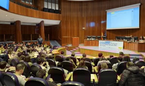 El número de especialistas MIR que abandonan su plaza se duplica desde 2021