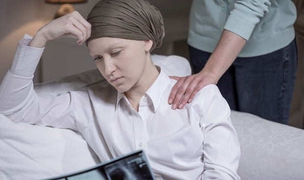 El optimismo excesivo de los familiares "culpabiliza" al paciente de cáncer