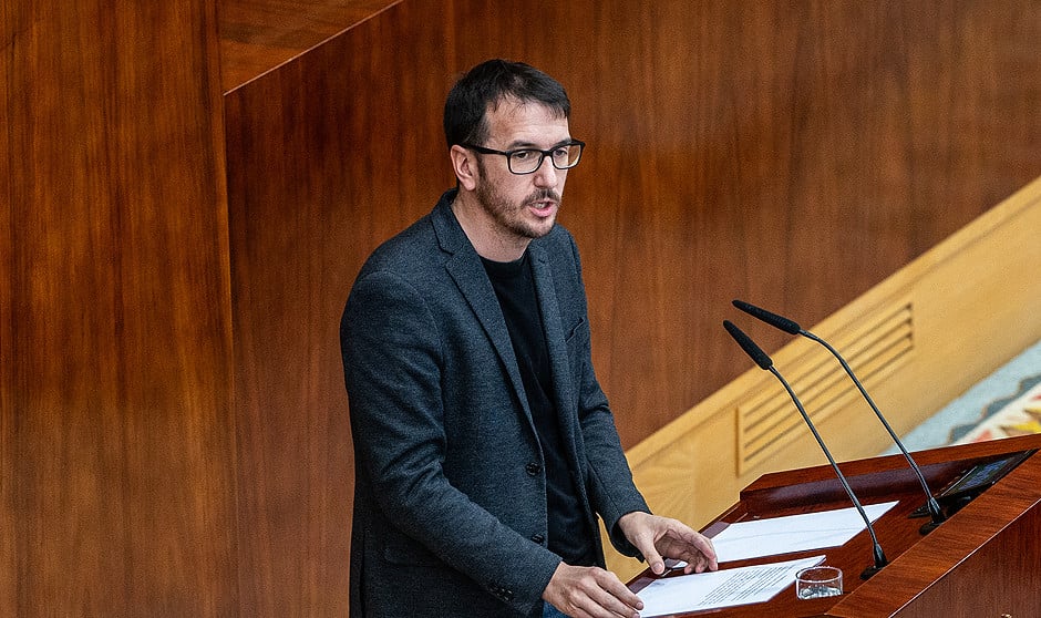 Héctor Tejero, asesor del Ministerio de Sanidad, que incorpora un enfoque medioambiental en la nueva Ley del Medicamento.