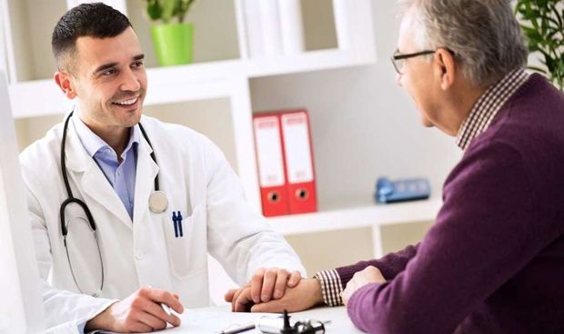 El paciente olvida las instrucciones del médico según sale por la puerta