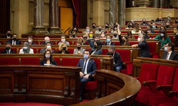 El Parlament aprueba aumentar el gasto sanitario hasta el 5,6% del PIB