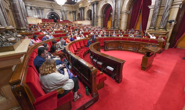 El Parlament insta al Govern a evaluar la producción y consumo de fármacos