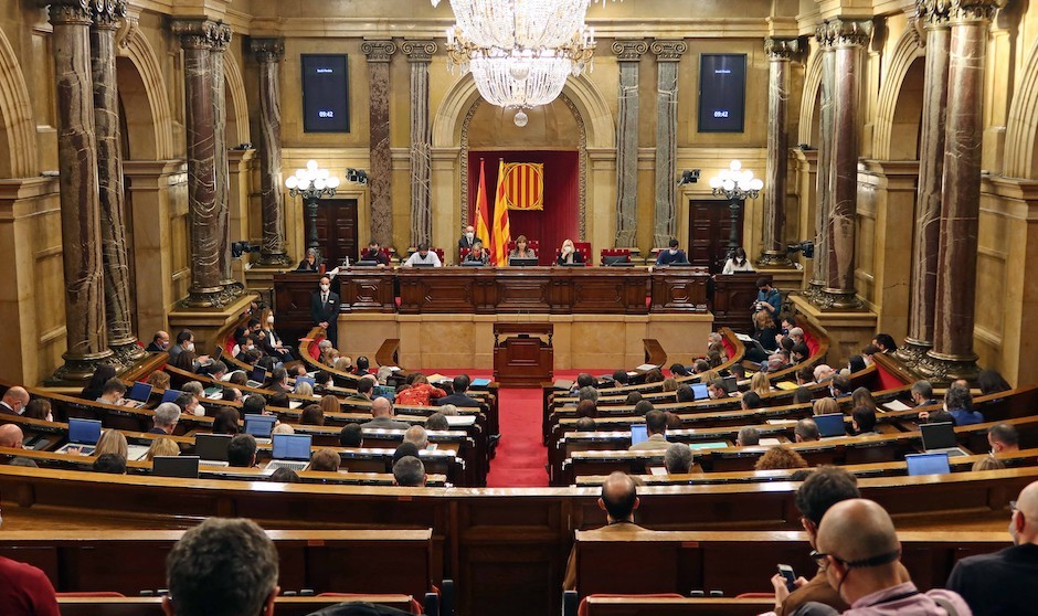 El Parlament valida que solo Salut gestione la atención sociosanitaria