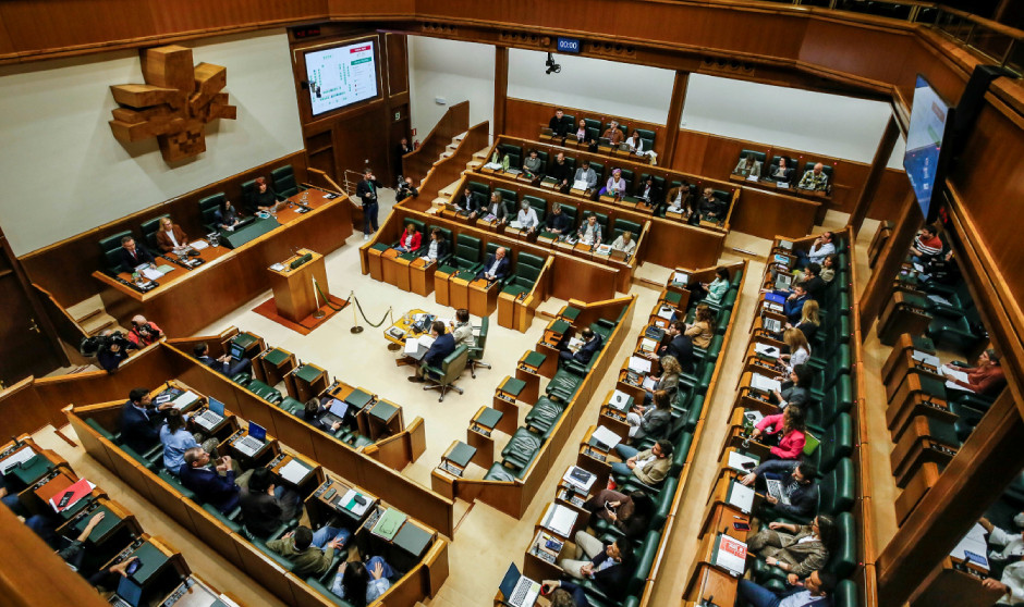 El Parlamento de Euskadi respalda al recurso por la homologación médica