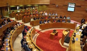 El Parlamento insta a crear una 'app' que recuerde los datos de vacunación 