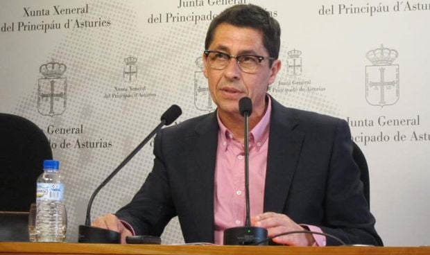 El Parlamento insta a Sanidad a implantar enfermeros en centros educativos