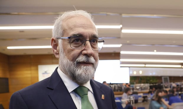 El Parlamento navarro aprueba la carrera profesional para 3.303 sanitarios