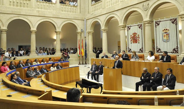 El Parlamento quiere recuperar al Defensor del Usuario de la sanidad