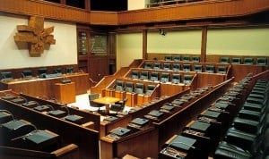 El Parlamento vasco recorta sus voces sanitarias en la XIII legislatura.