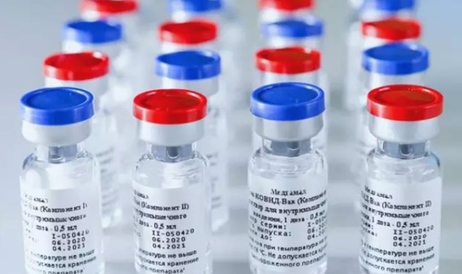El paso que la EMA necesita (y no llega) desde la vacuna Covid rusa