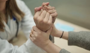 Las agresiones a sanitarios son comunes, y los médicos de las mutuas, según ellos, las sufren casi a diario. 
