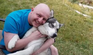 El perro que 'salvó' a su dueño ayudándole a detectar un cáncer testicular