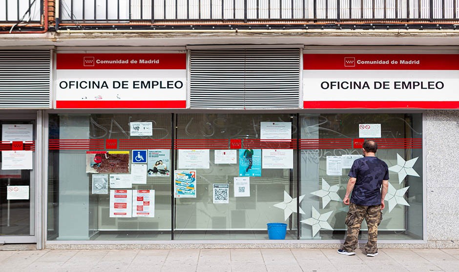 El empleo a tiempo completo en sanidad al cerrar el 2022 se queda por detrás de todo el sector servicios