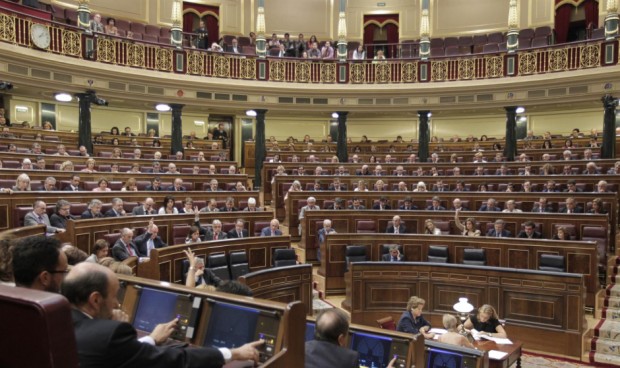 El Pleno aprueba la 'Ley Sara' para evitar negligencias en cirugía estética