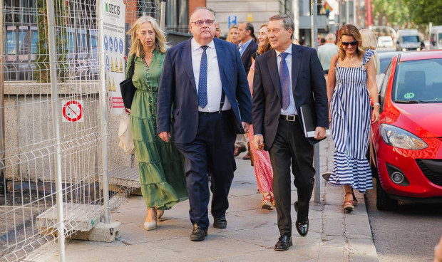 Rocío Hernández, Alejandro Vázquez y Marciano Gómez, consejeros de Sanidad de Andalucía, Castilla y León y la Comunidad Valenciana, encabezan la llegada al Ministerio.