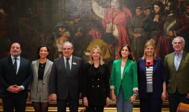 El PP se ha reunido con los farmacéuticos y les ha trasladado la importancia de la Farmacia en el medio rural.