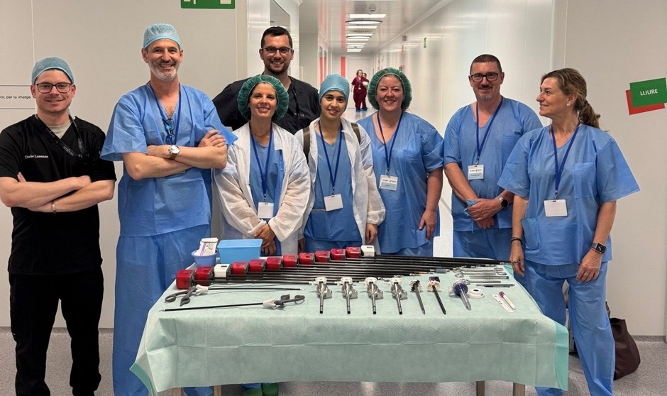 Toribio Martínez, segundo por izqda, en curso acreditación Da Vinci. Una titulación pionera en España que puede cambiar el futuro de Enfermería y mejorar sustancialmente la calidad de vida de los pacientes...