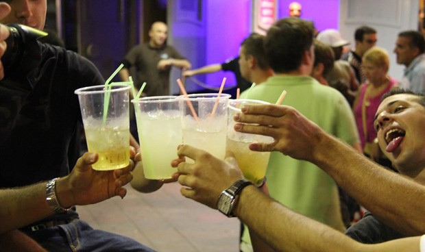 Los socialistas exigen medidas contra el consumo de alcohol por menores