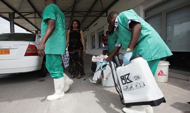 El riesgo de ébola llega a núcleo urbano: ya van 14 casos de contagio