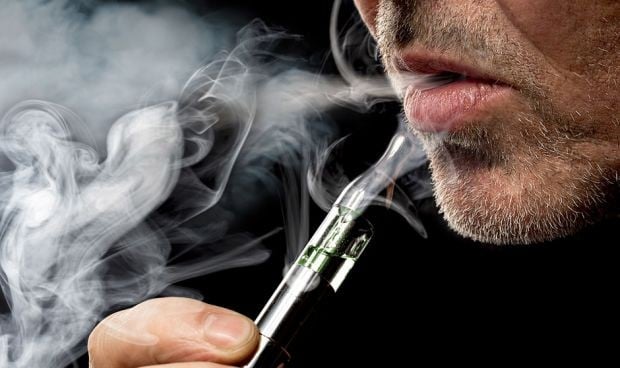 El sabor a canela en cigarros electrónicos es más nocivo que el de frutas