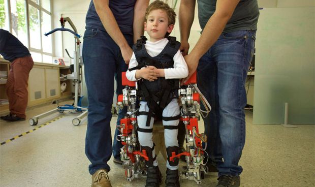 El Sant Joan consigue el primer exoesqueleto pediátrico portable del mundo