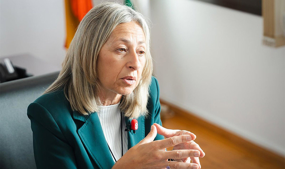  Rocío Hernández, consejera de Salud y Consumo de Andalucía, estima la carrera profesional de 144 sanitarios