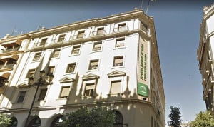 El SAS renueva a 3.000 de los sanitarios que se incorporaron por el covid