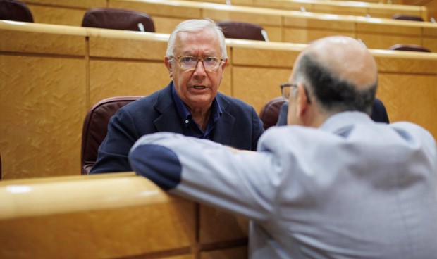  Javier Arenas (PP) censura la 'invasión' sanitaria del futuro Gobierno de coalición.