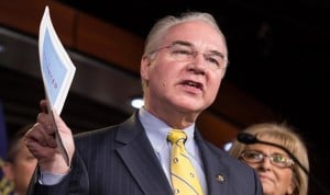 El Senado designa al secretario de Salud de Trump tras un tenso debate