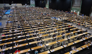 El Sergas admite a 4.065 médicos y enfermeras en sus listas temporales