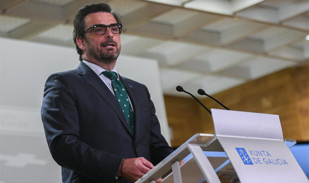  Diego Calvo, consejero de Presidencia, Justicia y Deportes de la Xunta de Galicia, anuncia el plan de verano del Sergas