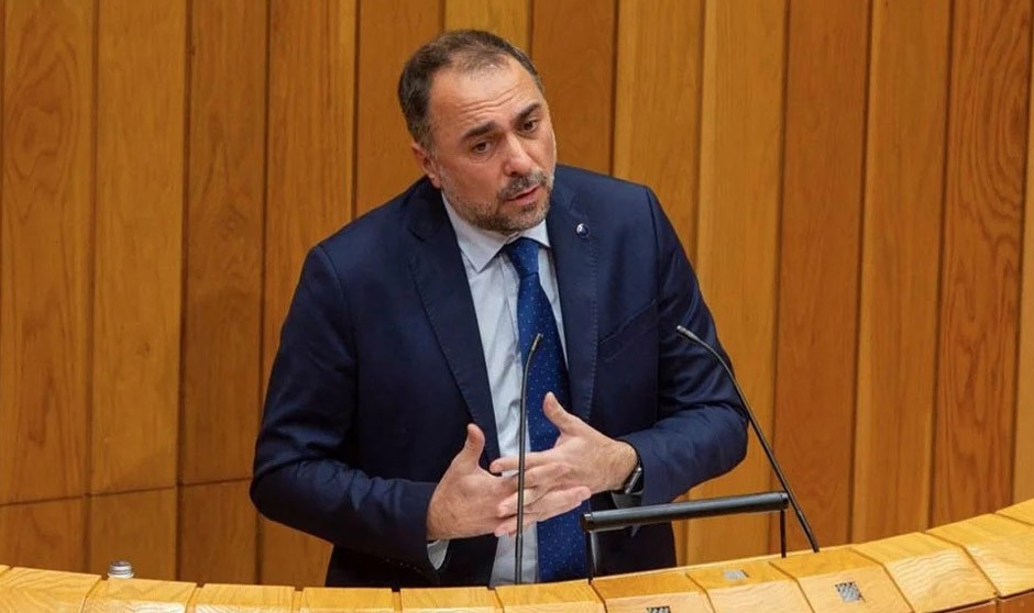  El consejero de Sanidad de Galicia, Julio García Comesaña, suaviza penalizaciones por llamamientos de vacantes no atendidos.