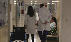 El SNS crea una plaza para médicos por cada dos de Enfermería