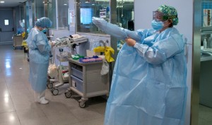 El sueldo medio en sanidad encadena 2 años por encima de los 2.000€ brutos